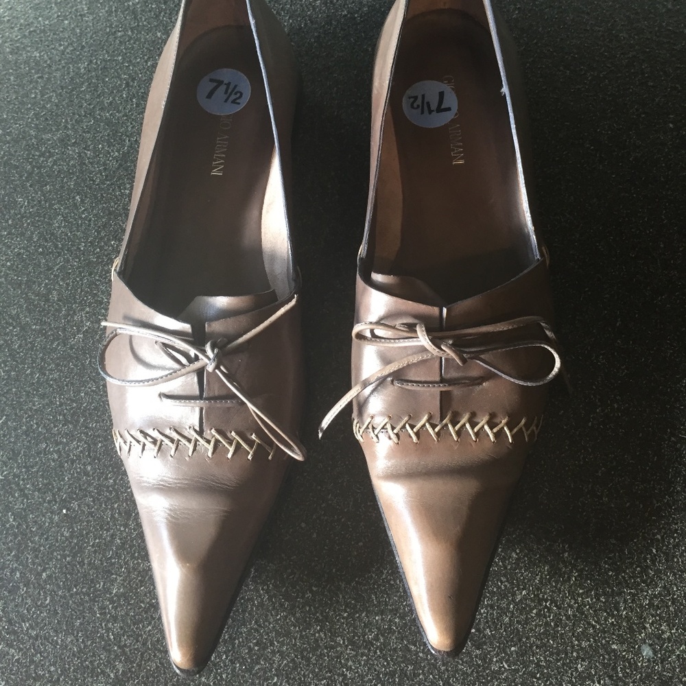 Giorgio Armani NWT taupe leather loafers, with leather ties, 37 EU or 6 US. NEW